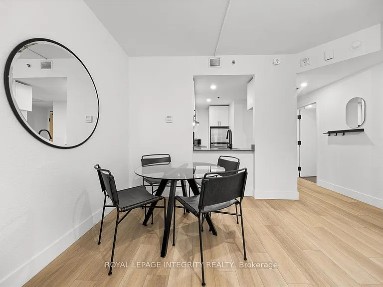 161 Laurier Ave W #1203 — Photo 3