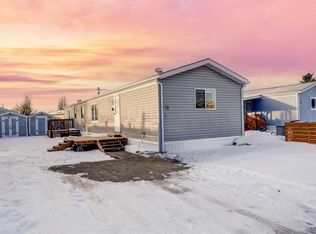 27 N Westover Cres W, Claresholm, AB T0L0T0