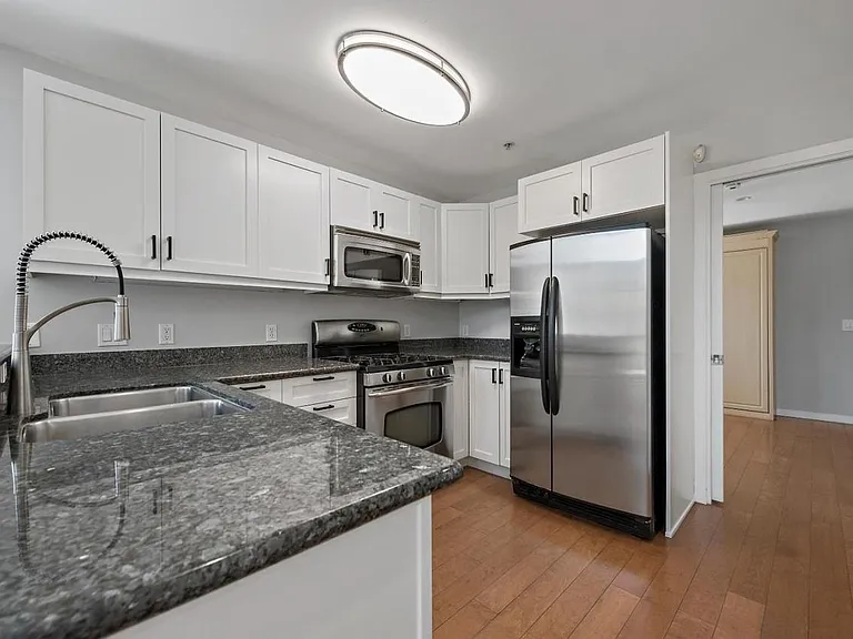 350 N 2nd St #116 — Photo 8