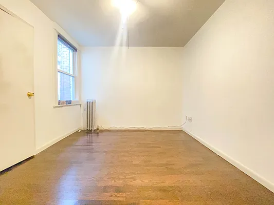 Rented by RealTegrity NY LLC | media 14