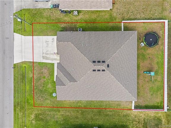 4th image of 3141 SW Letchworth St