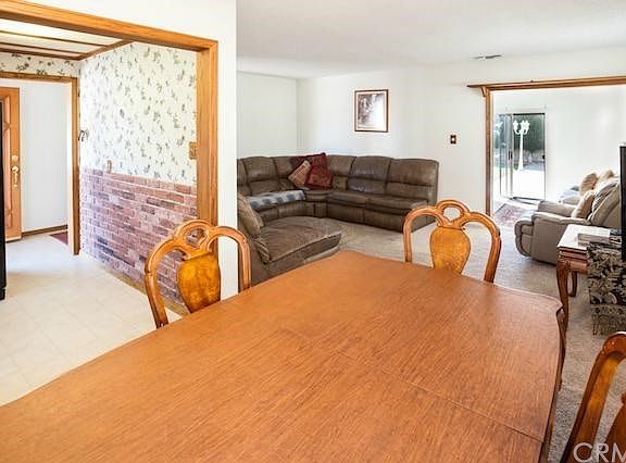 dining room off kitchen looking to back yard