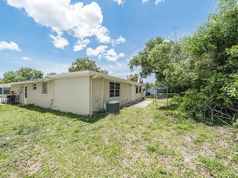 7911 Foxwood Dr — Photo 30