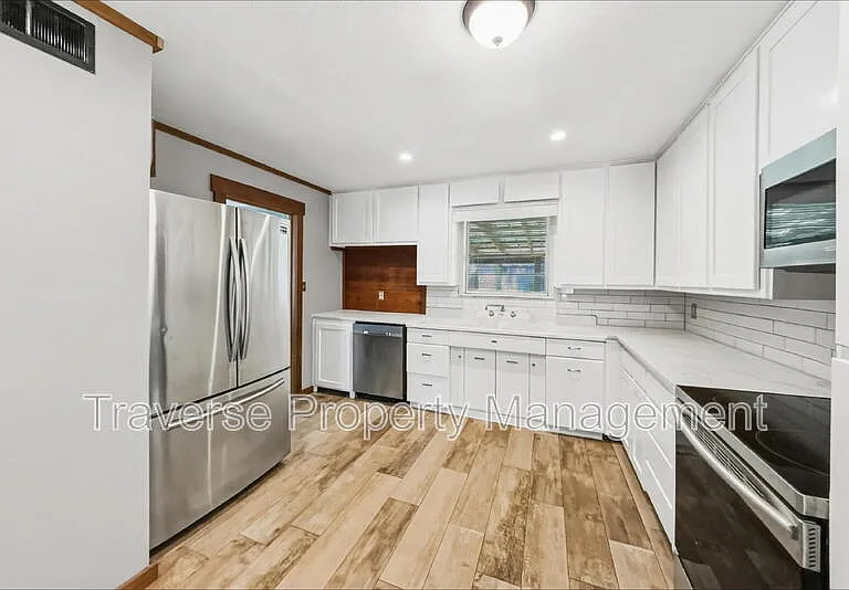 304 S Waco St — Photo 7
