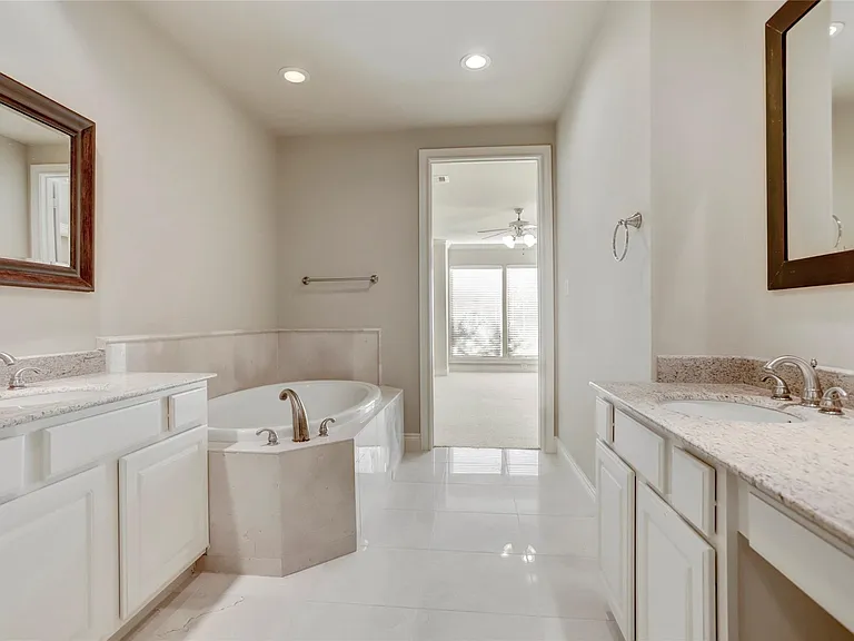 9133 Creekstone Lake Dr — Photo 19