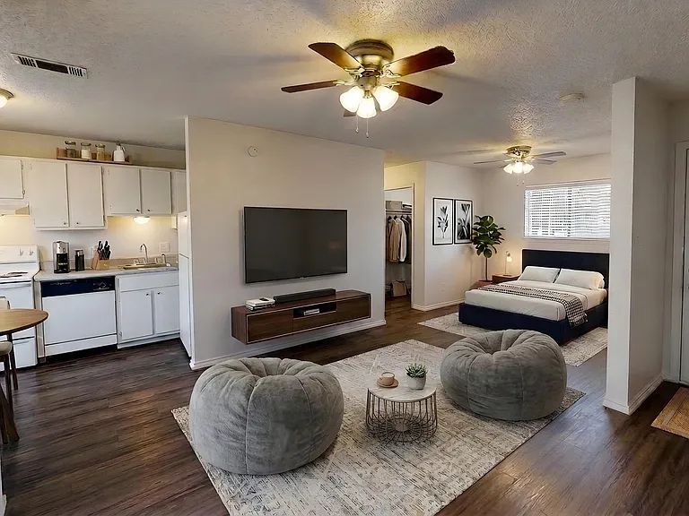 Stadium View Apartments — Photo 14