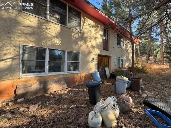 8948 S Pine Dr, Beulah, CO 81023