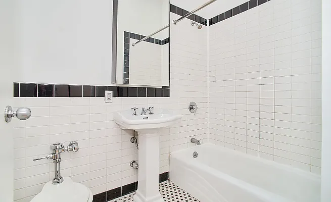 Rented by Living New York | media 25