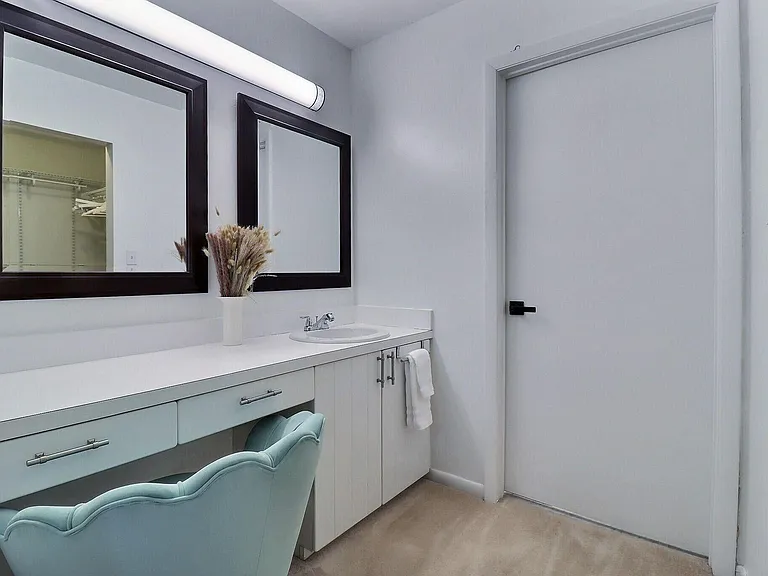 2514 Bedford Mews Dr — Photo 19
