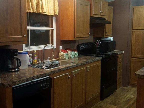 dishwasher, stove with oven
