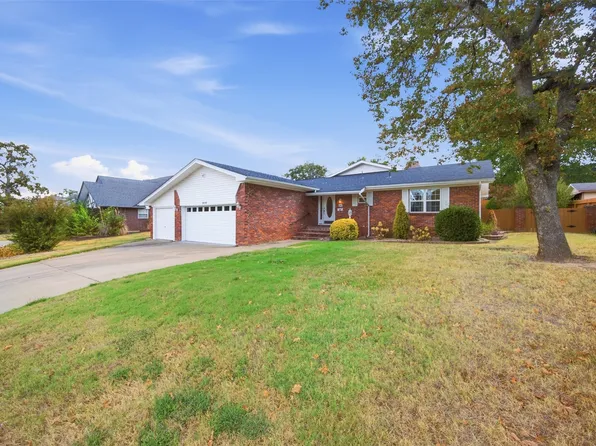 1810 Cardinal Ln, McAlester, OK 74501
