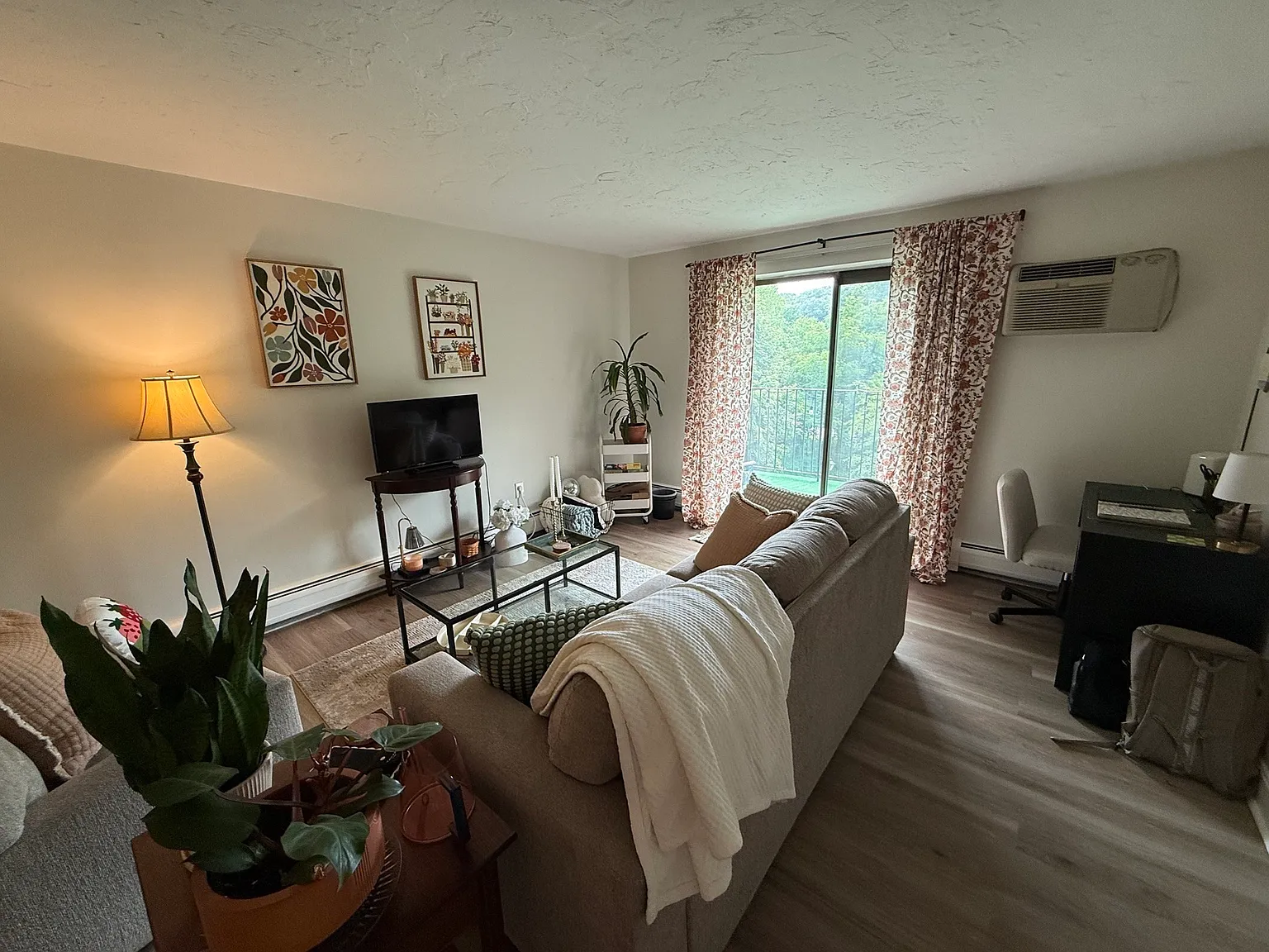 2 bed, 2.0 bath, 996 sqft, $2,600 — Photo 3