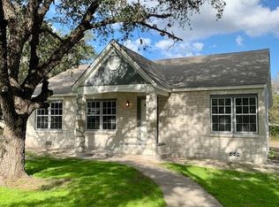 1010 N Adams St, Beeville, TX 78102
