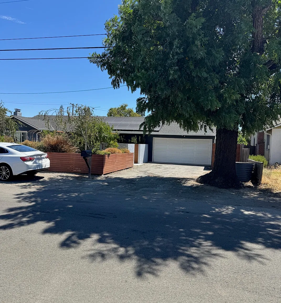 3 bed, 1377 sqft, $5,000 — Photo 1