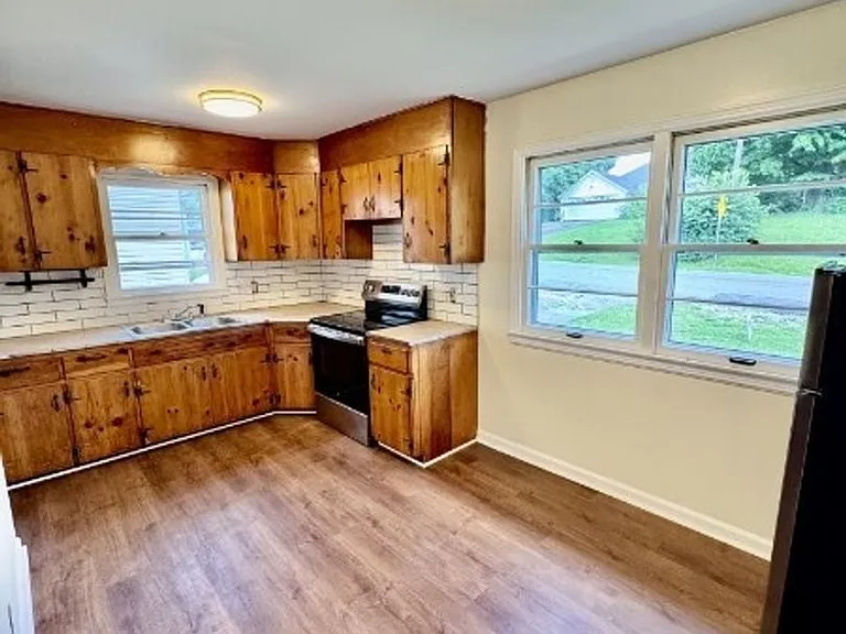 604 N Mantle Ave — Photo 13