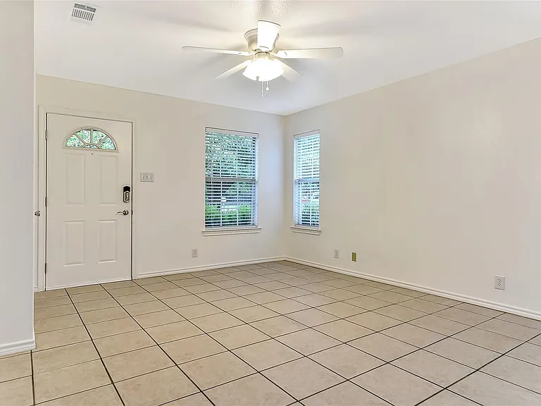 1026 W Coffin St #102 — Photo 3