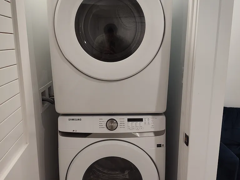 In-unit washer/dryer