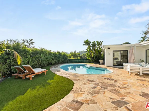 2767 La Cuesta Dr, Los Angeles, CA 90046