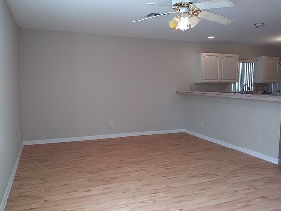 5th image of 182 Empress Ave APT B