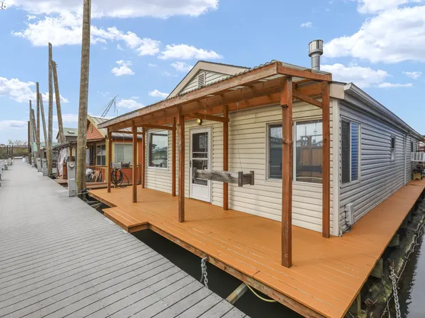 1683 N Jantzen Ave, Portland, OR 97217