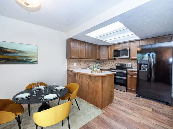 5545 S 2100 W APT 5, Roy, UT 84067