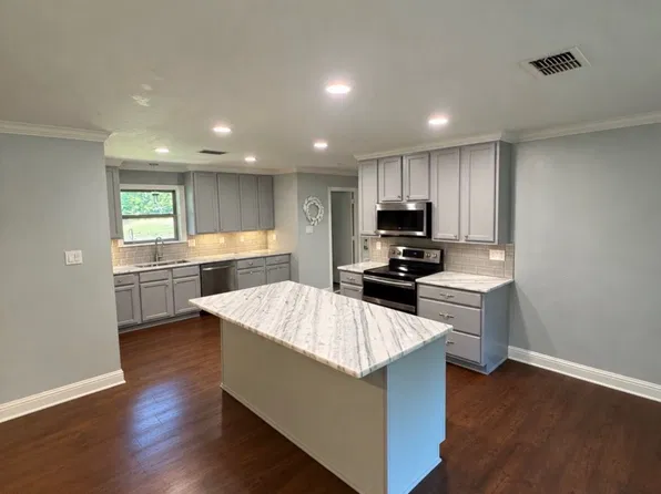 658 Sunnybrook Dr, Longview, TX 75605