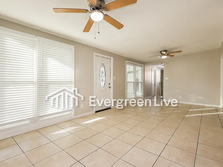 7006 Robindale Rd — Photo 5