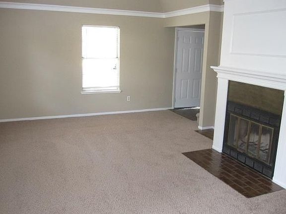 4th image of 671 Rockport Ct