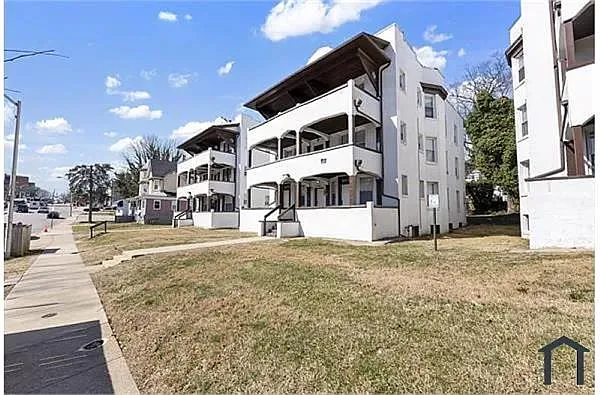 Building Photo - 3306 Clifton Ave #3