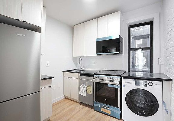 2nd image of 446 W 55th St #2L