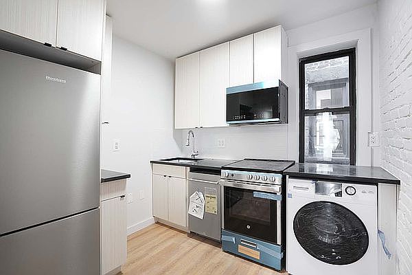 1st image of 446 W 55th St #5W