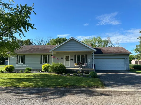 806 Witter Dr, Fairfield, IL 62837