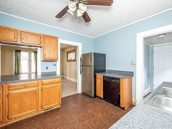 3rd image of 346 W 10th St