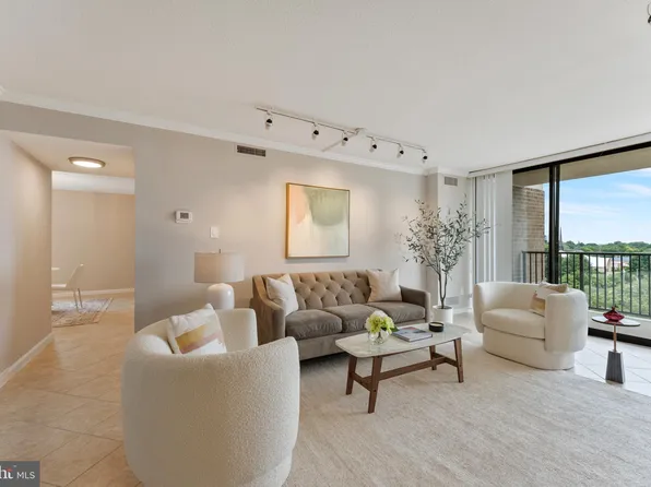 118 Monroe St APT 1007, Rockville, MD 20850