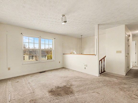3rd image of 395 Barley Cir