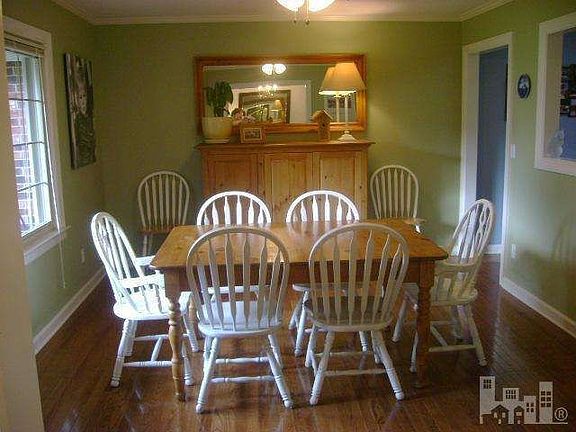 3rd image of 3237 Bragg Dr