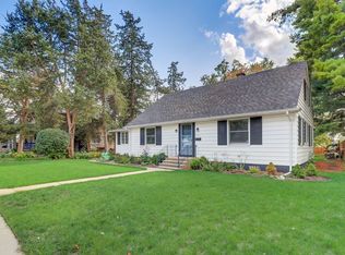 3513 Broad St, McHenry, IL 60050