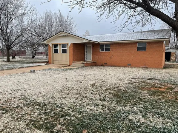 1601 W 5th St, Elk City, OK 73644