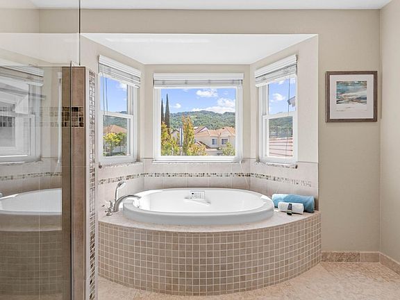 2nd image of 1172 Mountain Quail Cir