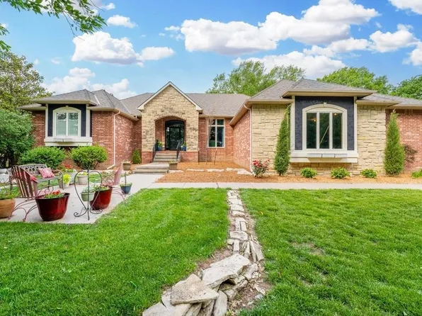 32 Shadybrook Dr, Wellington, KS 67152