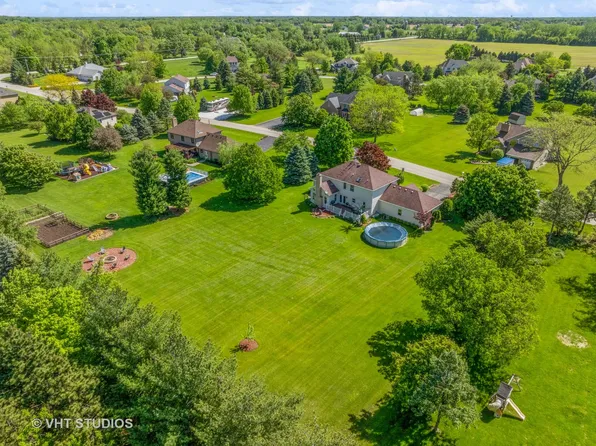 11711 Manda Dr, Huntley, IL 60142