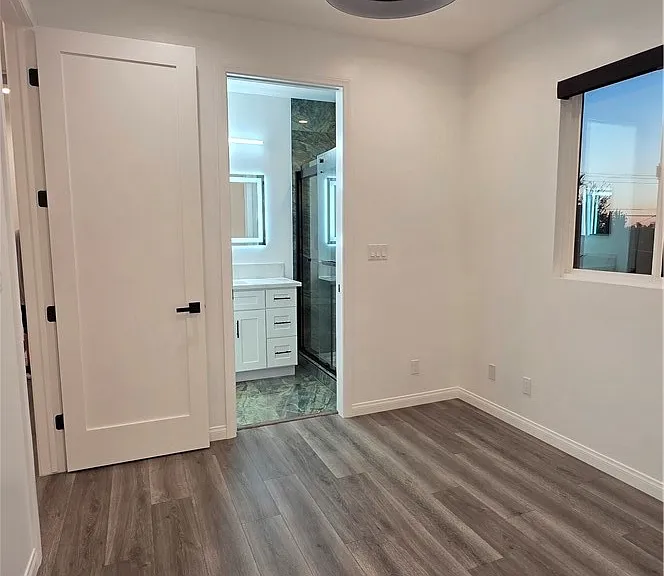 18222 Chatsworth St — Photo 35