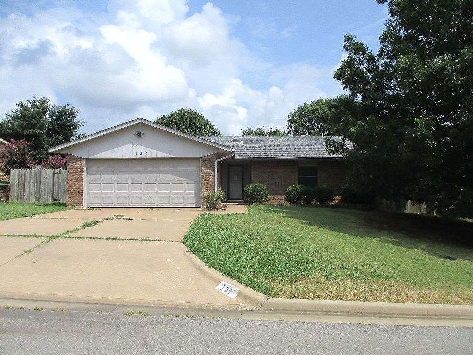1st image of 131 SE Churchill Way