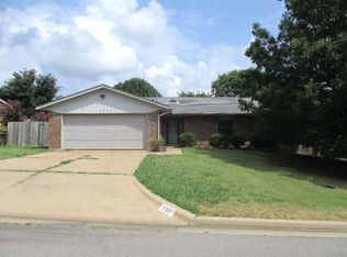 131 SE Churchill Way, Lawton, OK 73501