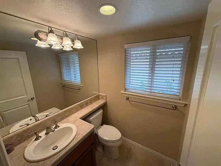4304 Foxenwood Cir — Photo 17