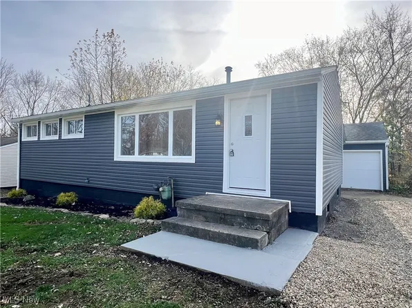 3245 Hilton St NW, Massillon, OH 44646