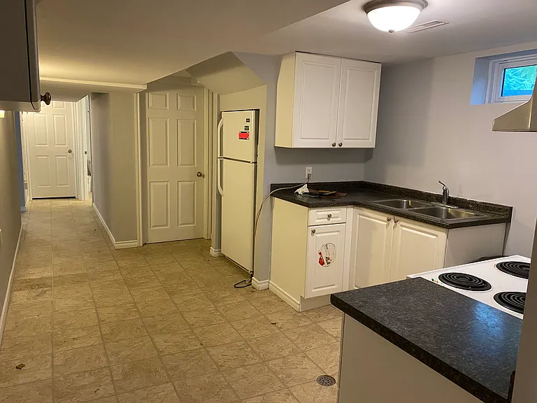 16 Victor Blvd #UPPER — Photo 4