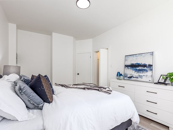 3rd image of 1452 Castro St #3