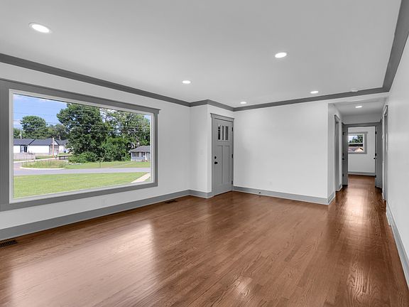 4th image of 202 Lee Ln
