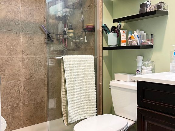 3rd image of 367 Greystone Ct APT B2